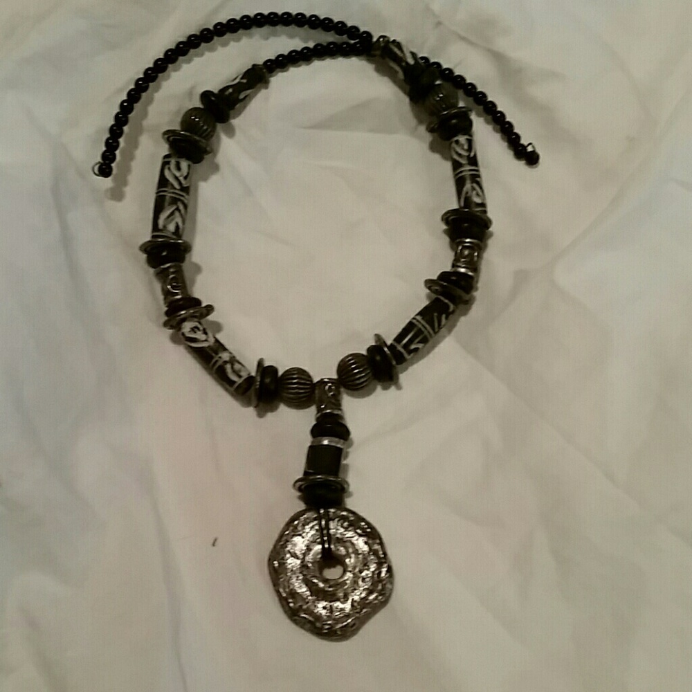Choker necklace